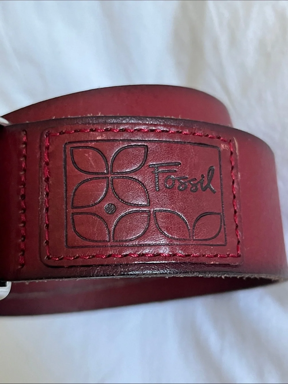 Fossil red leather burgundy maroon deep red floral imprint leather belt